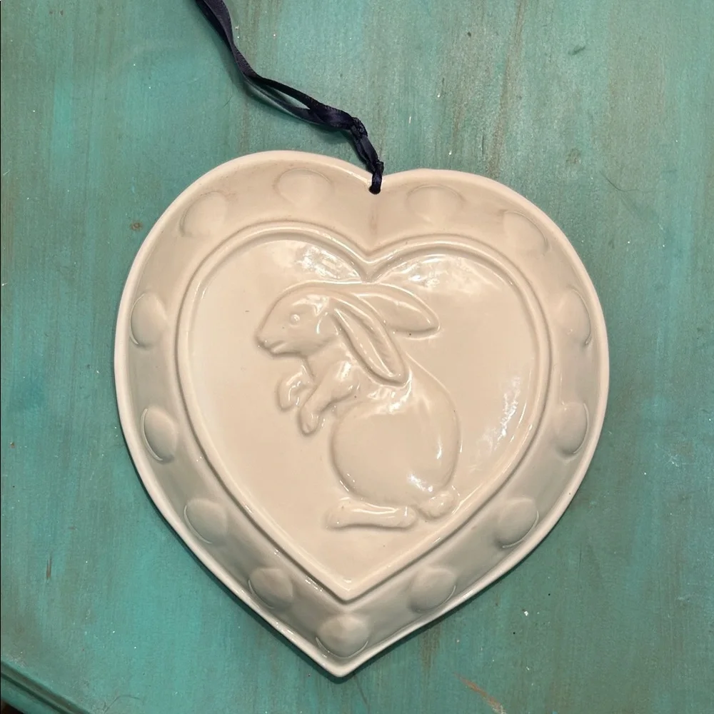 Vintage Pier 1 White Heart Bunny Ceramic Hanging Accent